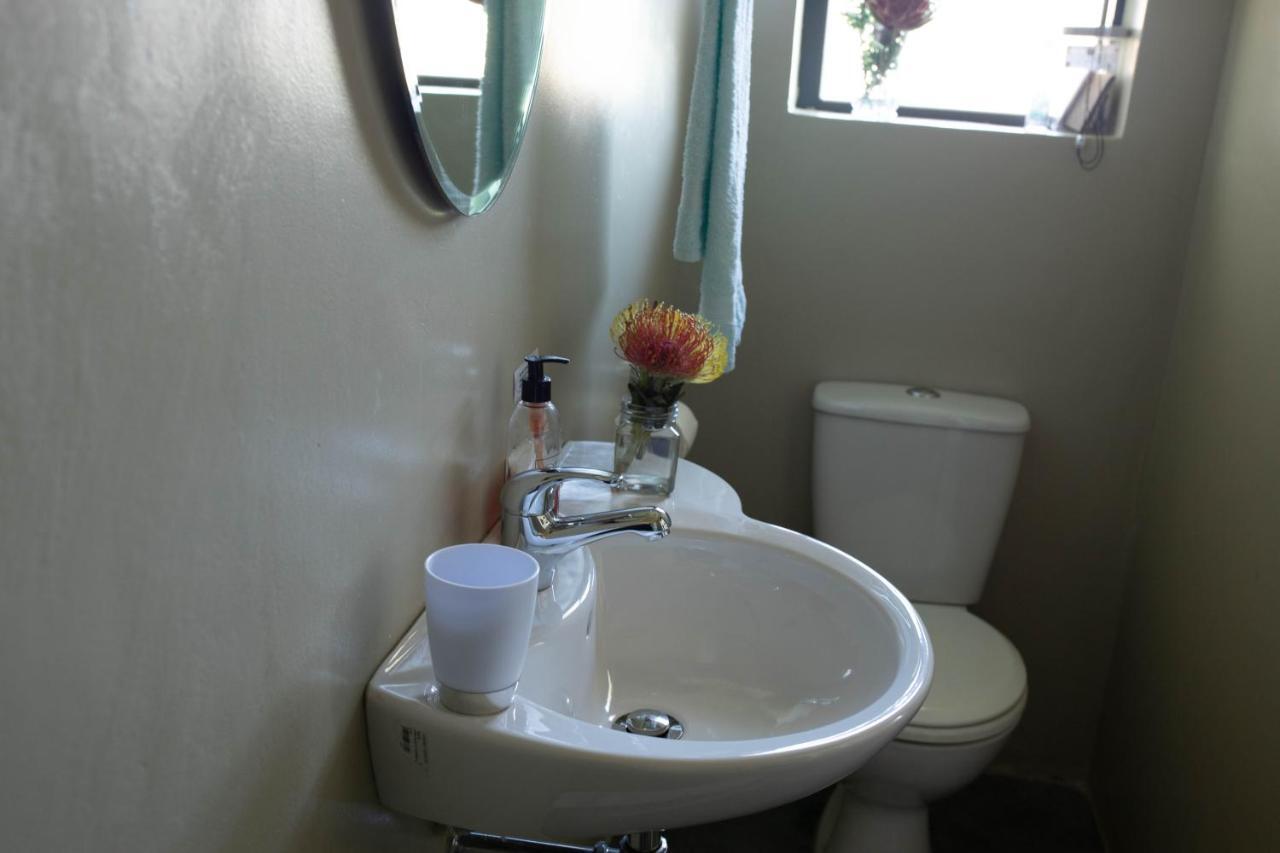 Stay At Friends Economic Rooms Malkopvlei Kültér fotó